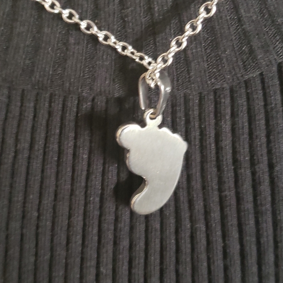 💋2/$12💋Footprint Pendant with Chain Stainless - Picture 2 of 3